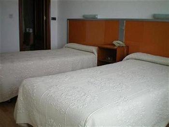 Hostal Liste Station Corunha Exterior foto