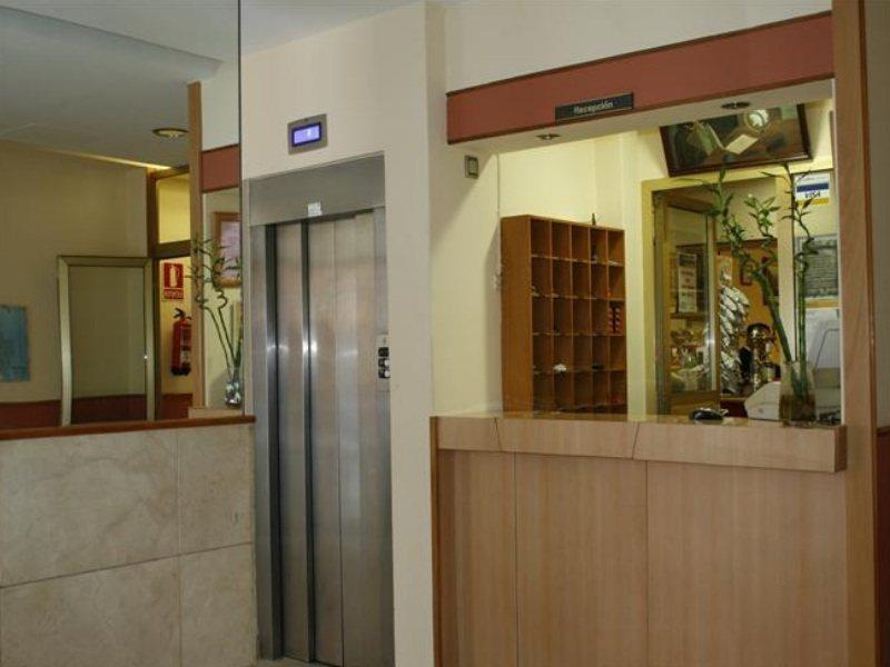 Hostal Liste Station Corunha Exterior foto