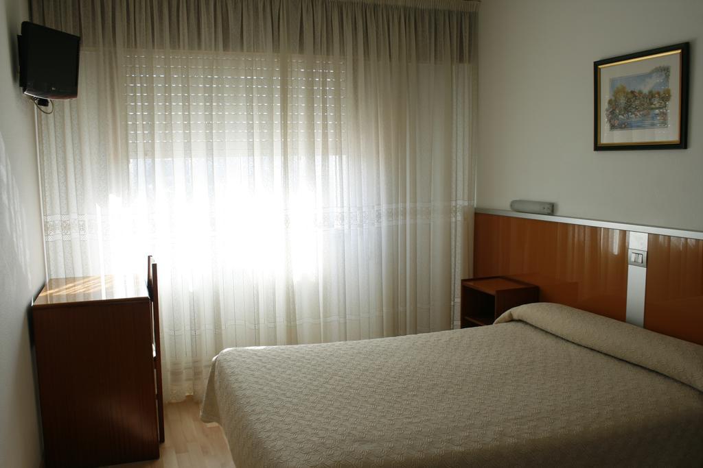Hostal Liste Station Corunha Quarto foto